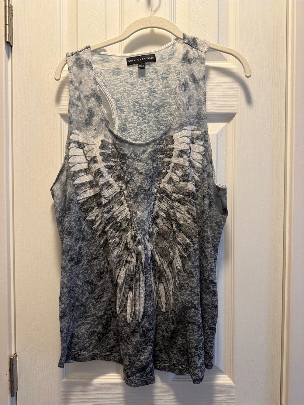 Rock & Republic Gray Marble Tank with Feather Wing Graphic